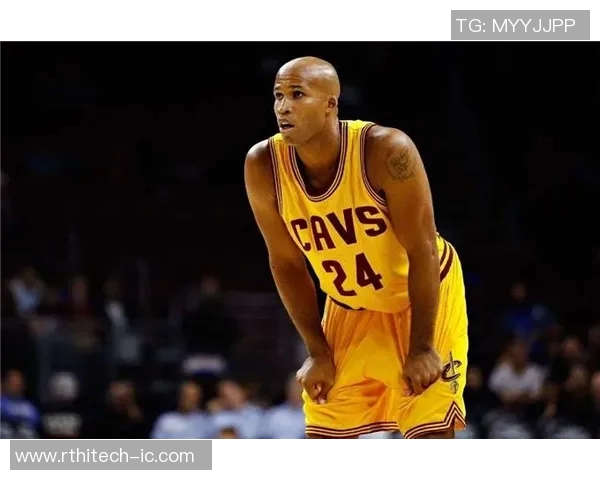 焦俊伟足球之路：从青涩少年到职业球员的成长历程与奋斗精神