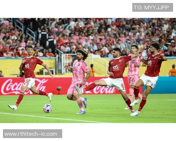 在开罗的阳光下感受足球的魅力与激情